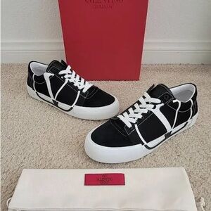 Valentino Sneakers